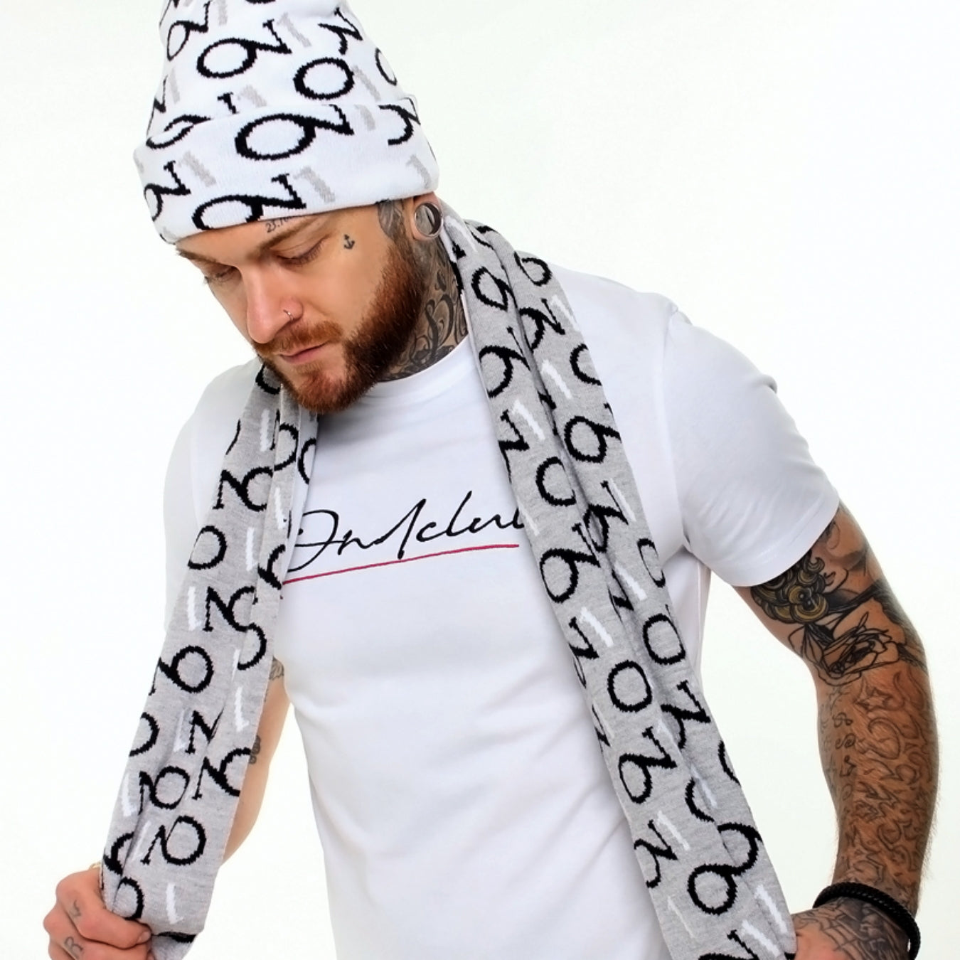 ON1 Beanie And Scarf - Grey|White